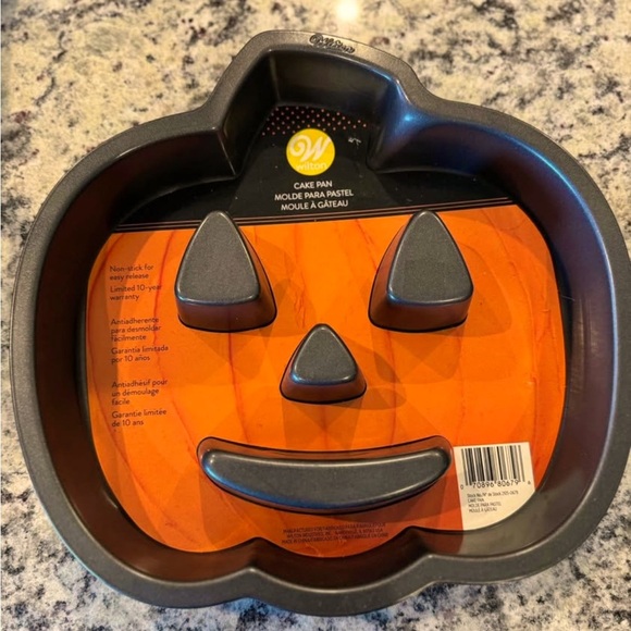 Pumpkin Holiday Party Baking Tin Cake Pan - Picture 1 of 4